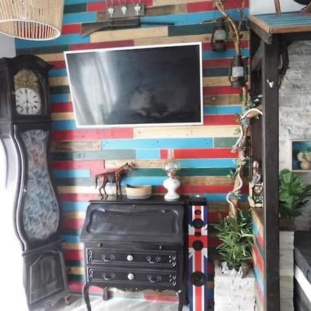 L'Histoire De L'Ouest , Jacuzzi Appartement 돌 외부 사진