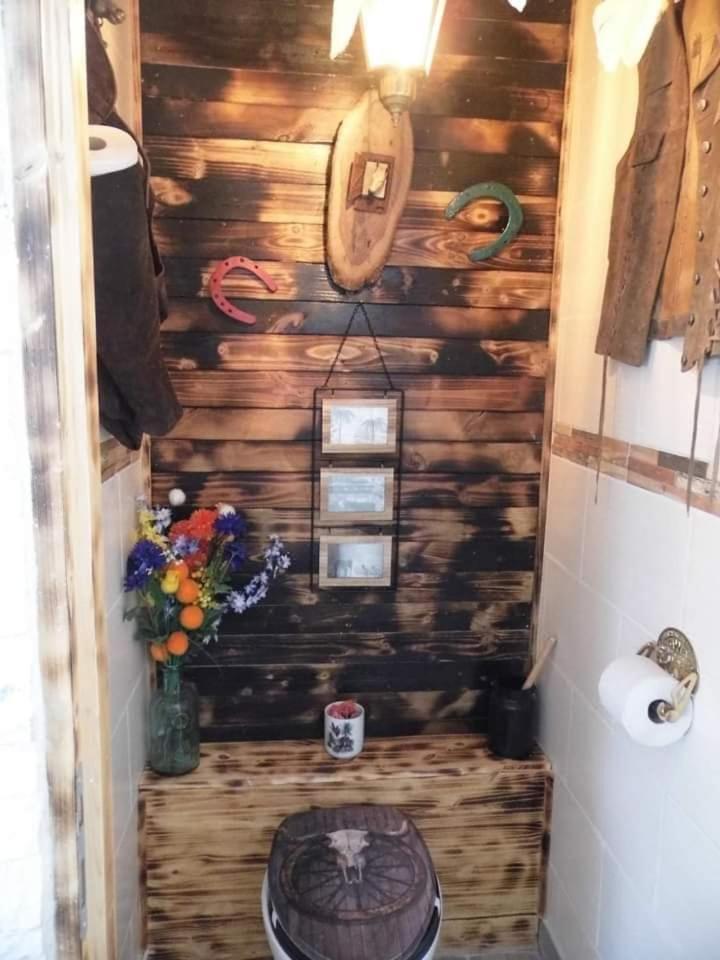 L'Histoire De L'Ouest , Jacuzzi Appartement 돌 외부 사진