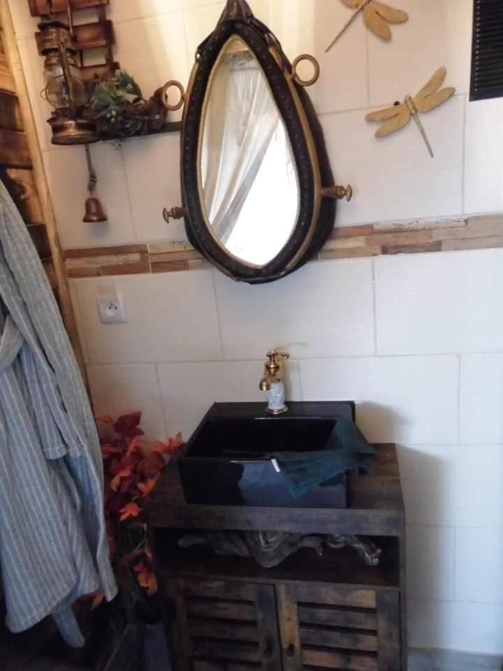 L'Histoire De L'Ouest , Jacuzzi Appartement 돌 외부 사진