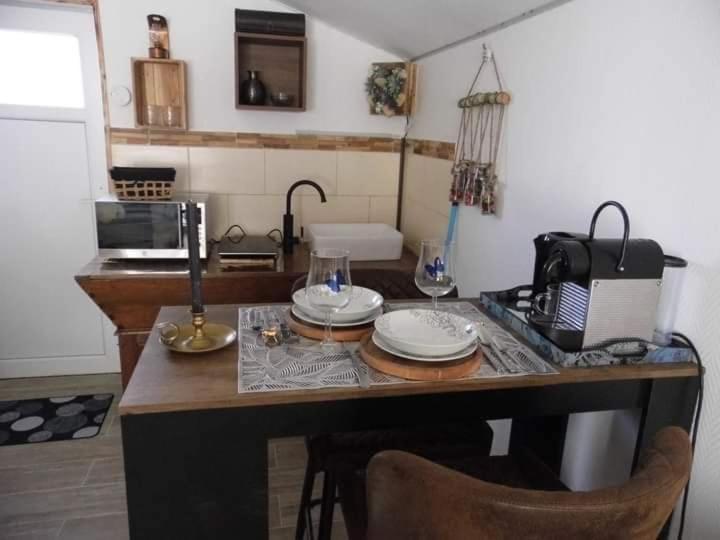 L'Histoire De L'Ouest , Jacuzzi Appartement 돌 외부 사진